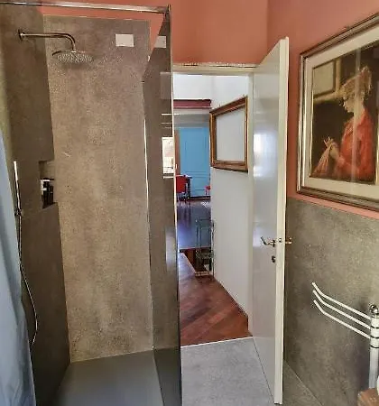 Elegante In Casa Storica-borgo Portello Apartman