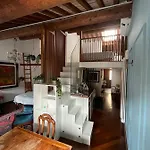Elegante In Casa Storica-borgo Portello *