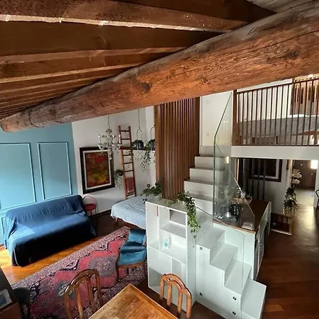 Elegante In Casa Storica-borgo Portello Апартаменты