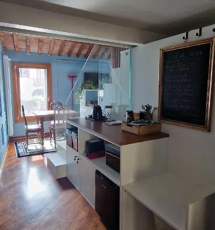 Elegante In Casa Storica-borgo Portello * Падуя