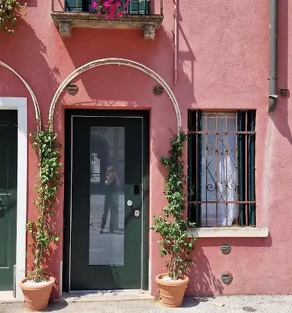 Elegante In Casa Storica-borgo Portello * Падуя